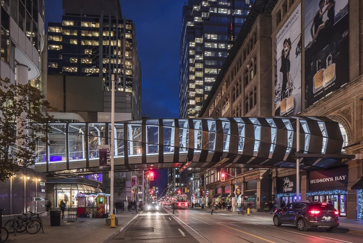 cf toronto eaton centre outside